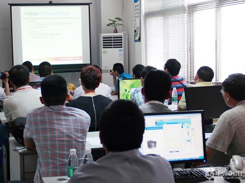 客戶參觀華強(qiáng)PCB工廠講座
